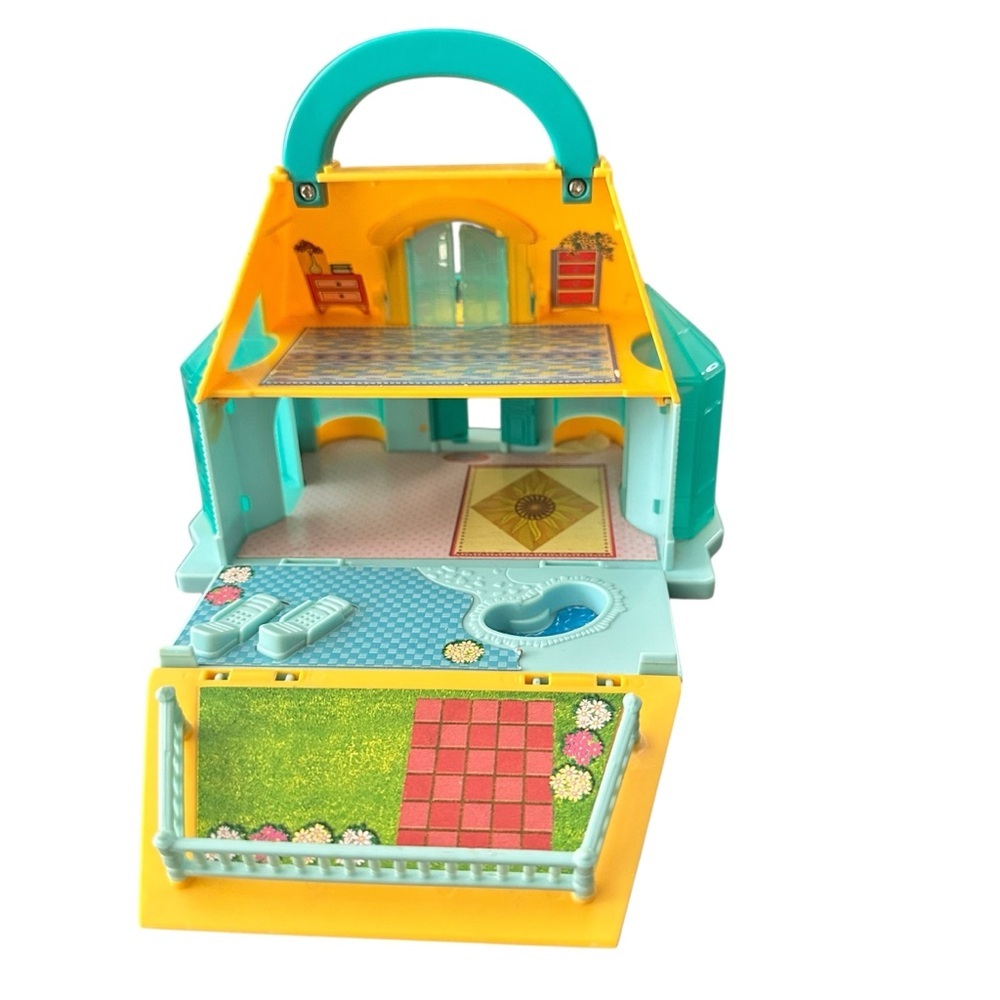 Vintage Playhouse Toy - Picture 2 of 4